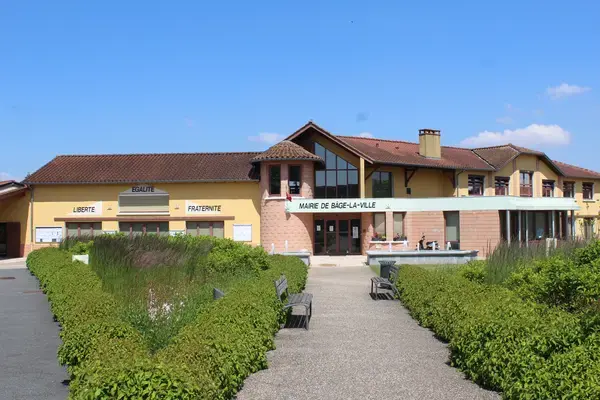 Monte Escalier 01 Monte escalier Bâgé-Dommartin