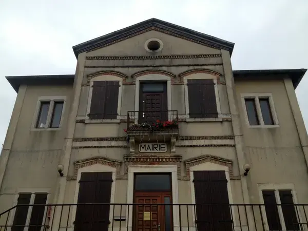 Monte Escalier 01 Monte escalier Bressolles